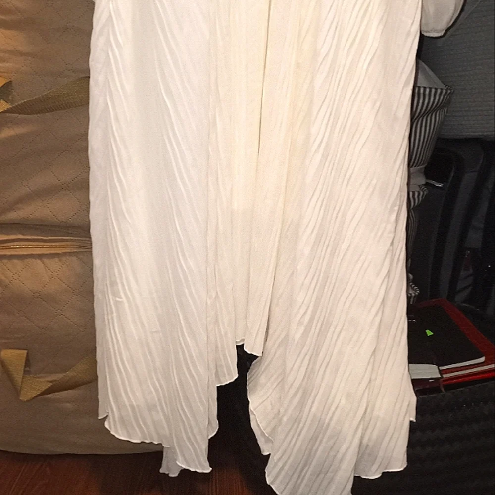 EXPRESS Cream Colored Textured Deep V Gorgeous Goddess Dress! SIZE 14. - Picture 4 of 7